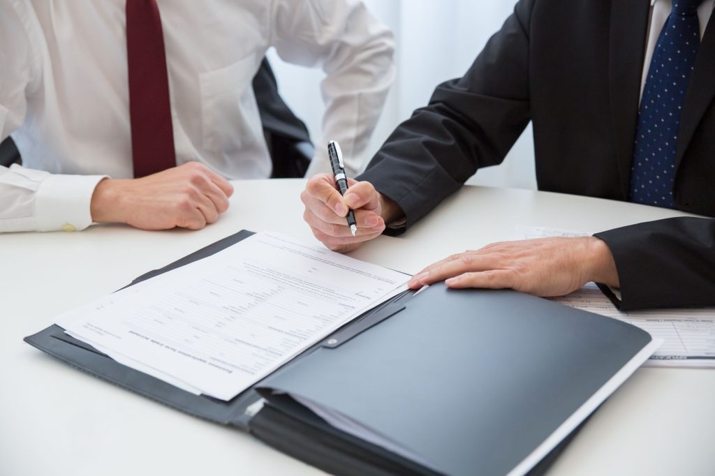 Comparatif CLM pour décideurs achats, DPO et contrats